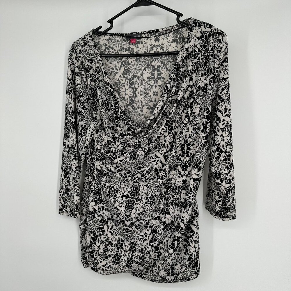 Vince Camuto Women's‎ Blouse Black & White Size Large V-neck